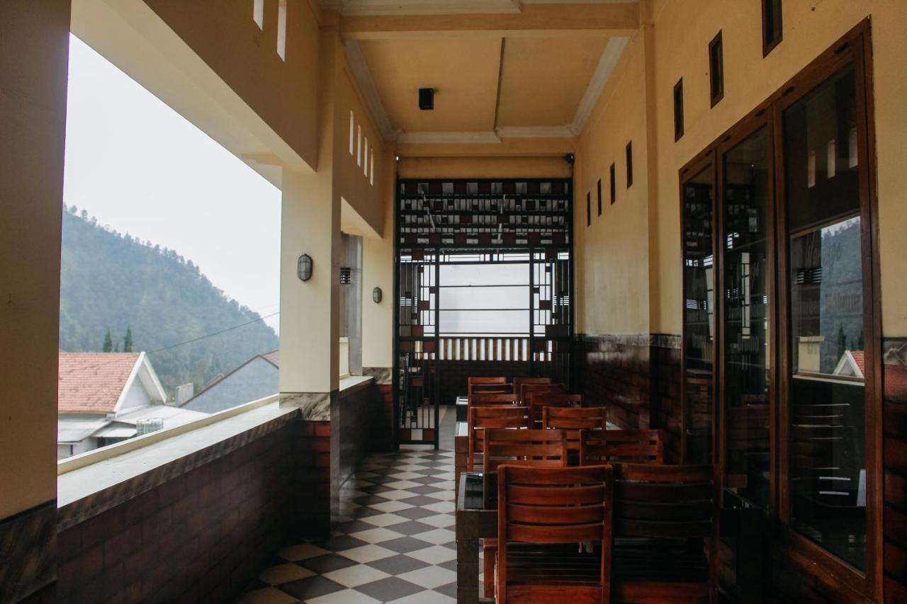 Sm Bromo Hotel Probolinggo Exterior photo